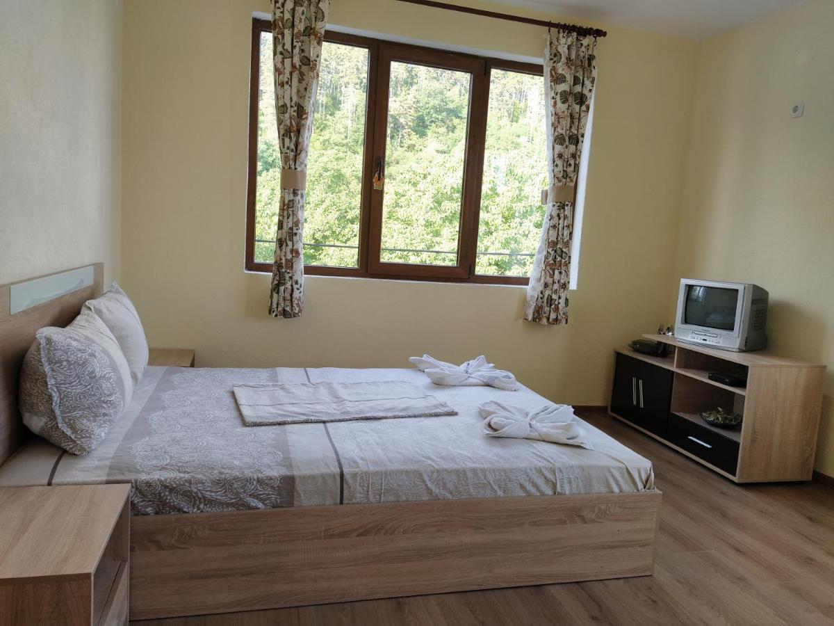 Guest House Proynovi Kalofer Εξωτερικό φωτογραφία