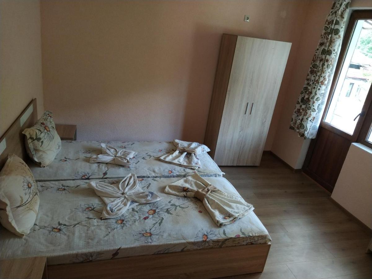 Guest House Proynovi Kalofer Εξωτερικό φωτογραφία