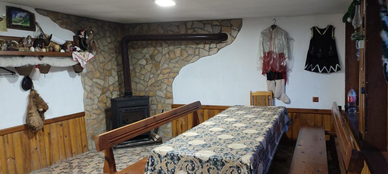 Guest House Proynovi Kalofer Εξωτερικό φωτογραφία